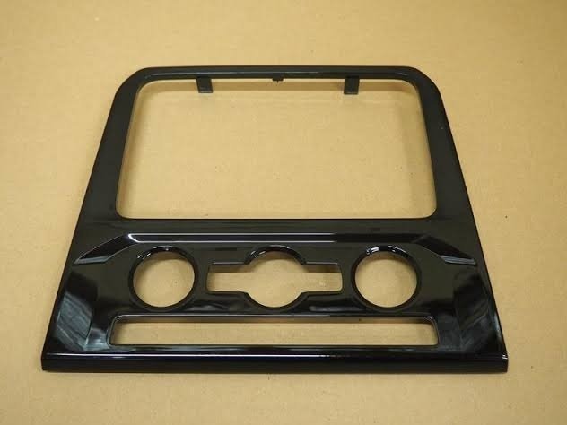 Volkswagen Caddy 2015 Sonrası Ön Göğüs Teyp Çerçevesi Orjinal